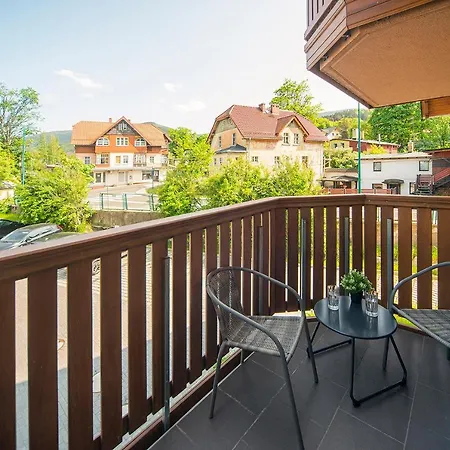 Sun Seasons 24 - Nad Lomnica 14 Centrum Apartmán